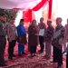 Bupati Muaro Jambi Beri Sertifikat Gratis ke Masyarakat Desa Tangkit