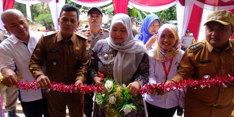 Masnah Resmikan Posyandu di Dusun Talang Parit