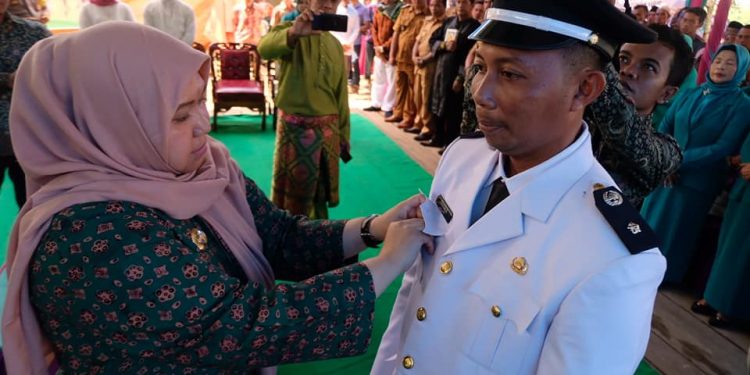 Bupati Muarojambi Lantik Kades Gedong Karya