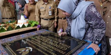 Bupati Muarojambi Resmikan Kantor Balai Desa Talang Bukit
