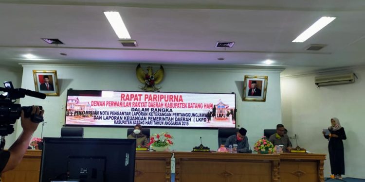 DPRD Batanghari Gelar Rapurna Penyampaian LKPJ dan LKPD