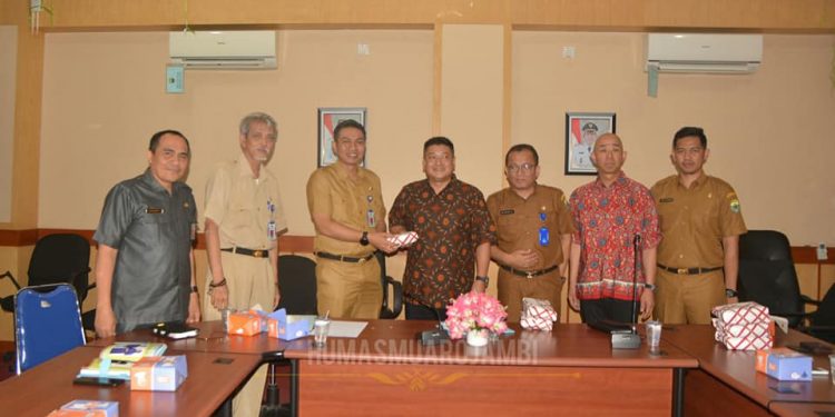 Sekda Muarojambi Sambut Kedatangan Investor Asing Dari Negara Jepang