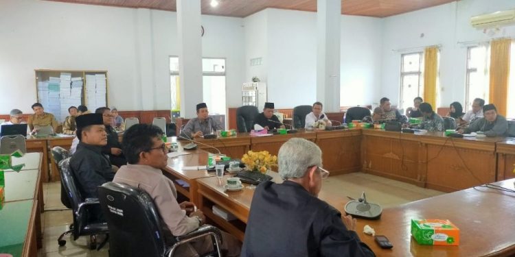 DPRD Batanghari, Dinkes dan Pihak RSUD Rapat Bersama Tanggapi Covid-19