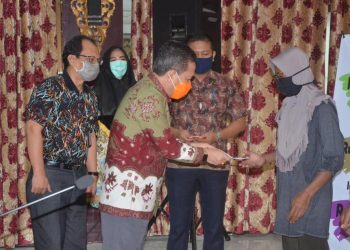 Bupati Syahirsah serahkan Bantuan Batang Hari Tunai (BBT) sebesar Rp.600ribu/KK