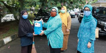 Ditengah Pandemi Covid-19 PKK Berbagi, Rahima: Ini Wujud Kepedulian TP PKK Kepada Masyarakat