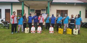 Anggota DPRD Muarojambi Sulaiman Lakukan Penyemprotan Disinfektan di Desa Suka Maju