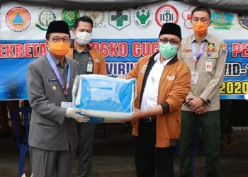 FACHRORI: BANTUAN DARI FORUM BUMN AKAN DIMANFAATKAN MAKSIMAL  Gubernur Jambi Terima Bantuan Penanganan Covid-19 dari Forum BUMN senilai Rp100 juta