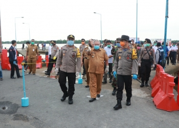 Bupati Tanjab Barat Dampingi Kapolda Jambi Kontrol Perairan Tanjab Barat