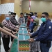 Bupati Syafrial Serahkan Batuan Sembako Bagi Warga Terdampak Covid-19