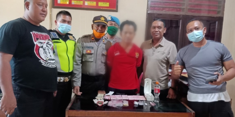 Anggota Polsek Pamenang Ringkus Satu Orang Kedapatan Simpan Narkoba