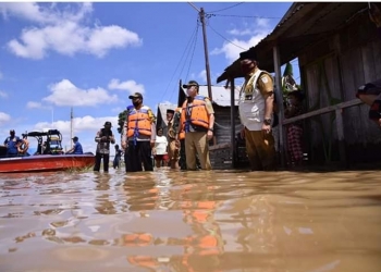 Tinjau Lokasi Banjir, Walikota Fasha Didampingi Kapolresta, Dandim 0415/BTH Susuri Sungai Batanghari