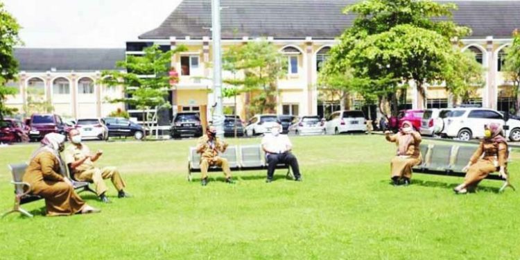 Kepala Dinas PUPR M Fauzi Ajak Staf Lakukan ‘Get The Sun’ Sebelum Bekerja