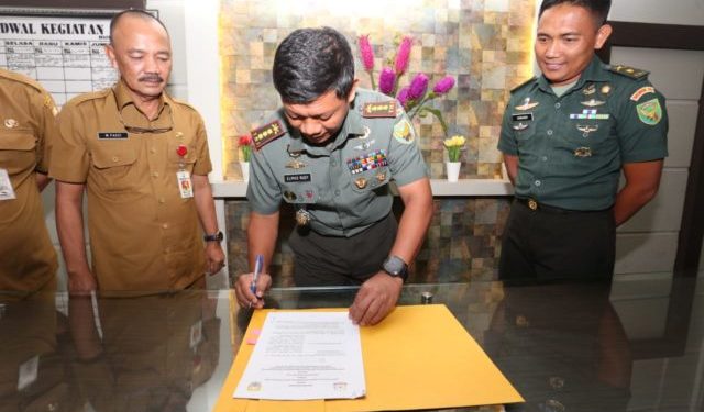 Kadis PUPR  Jambi  dan Danrem 042/GAPU Tandatangani Kerjasama Karya Bhakti TNI 2020