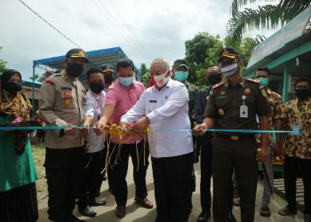Bupati Safrial Resmikan Desa Pematang Buluh Sebagai “Kampung Ampuh”