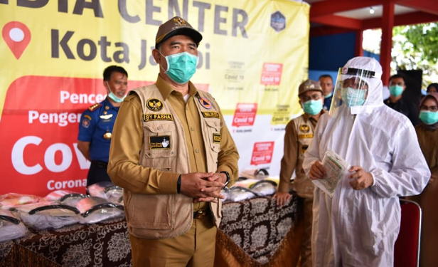 Walikota Fasha Serahkan Bantuan APD Untuk Tenaga Medis