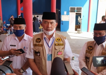 Walikota Fasha Serahkan Secara Simbolis Masker Kepada Pengurus Masjid dan Penyerahan Kartu Gas 3 kg Wilayah Jambi Timur