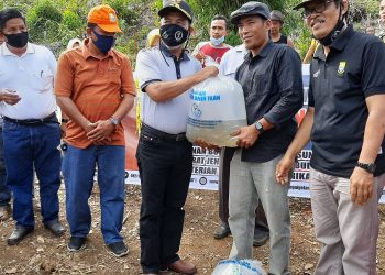 Wakil Bupati Merangin Salurkan 40 Ribu Ton Benih Ikan Bantuan BPBAT