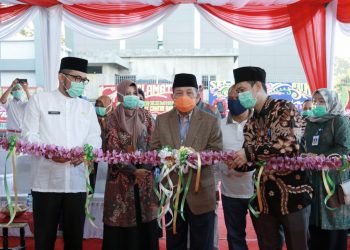 Direktur RSUD Raden Mattaher Dampingi Gubernur Jambi Resmikan Ruang Isolasi dan TB-MDR