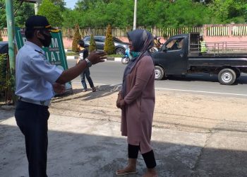Gelar Razia Masker, Puluhan Orang di Push Up