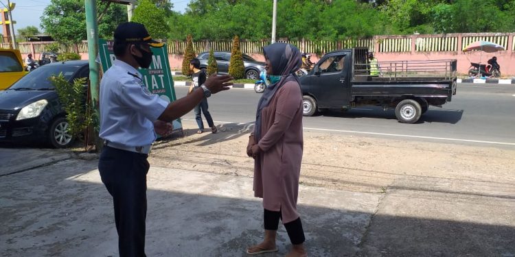 Gelar Razia Masker, Puluhan Orang di Push Up