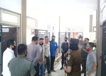 Kejari Merangin Datangi Tiga Instansi Kumpulkan Barang Bukti Kasus Pengadaan Baju Linmas 2018
