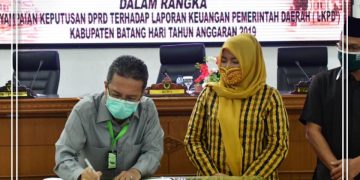Bupati Syahirsah Hadiri Rapat Paripurna DPRD Kabupaten Batanghari