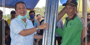 Bupati Syahirsah Serahkan Bantuan Saung Sawah kepada Kelompok Tani Sawah Tuo dan GTP