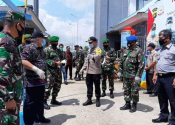 Danrem 042/Gapu Bersama Bupati Tanjab Barat, Dandim Tanjab dan Kapolres Tanjab Barat Cek Penumpang Dari Kapal Asal Batam di Pelabuhan Roro