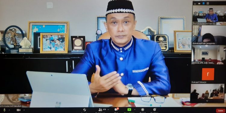 Peringati HUT RI ke-75, Dukcapil Menyapa dan Langsung Selesaikan Keluhan Masyarakat