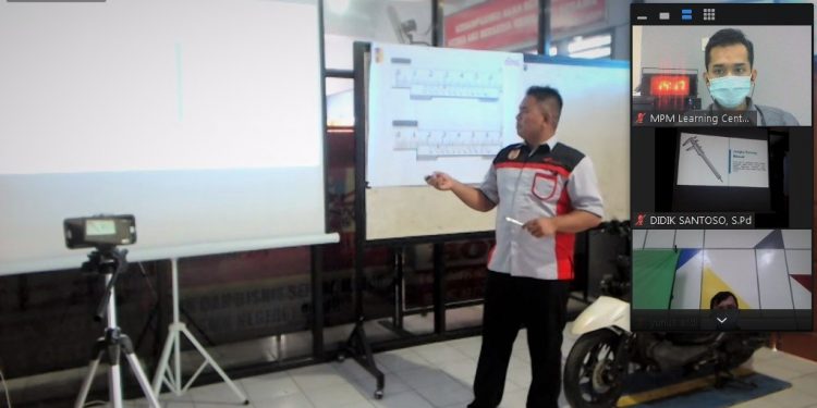 AHM Inisiasi Kontes Kreativitas Mengajar Guru SMK