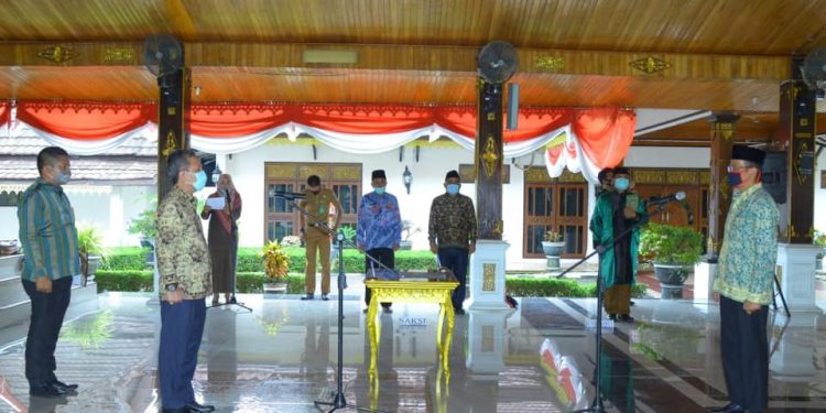 Bupati Syahirsah Lantik Penjabat Sekda Kabupaten Batang Hari