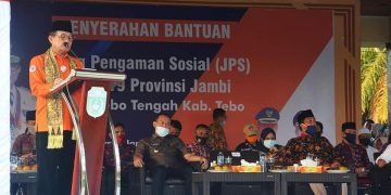Gubernur Salurkan JPS Covid-19 Tahap III untuk Warga Bungo dan Tebo
