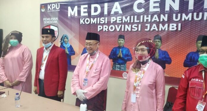 CE-Ratu Daftar ke KPU Provinsi Jambi