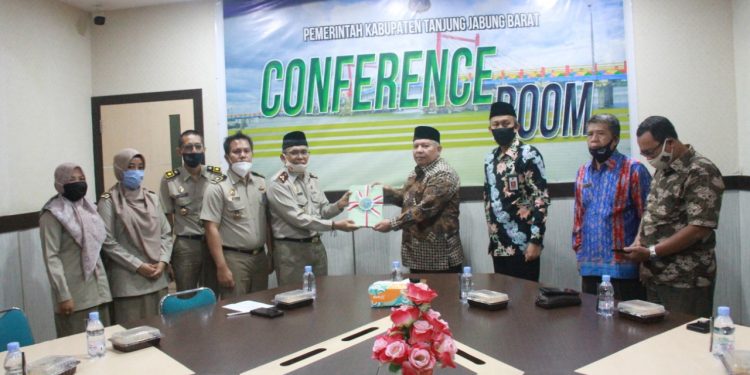 Pemkab Tanjab Barat Kembali Terima Setifikat Tanah Dari BPN