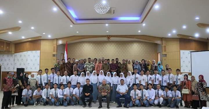 Bupati Safrial Lepas 34 Calon Mahasiswa BUD Akamigas Cepu