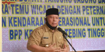 Bupati Safrial Serahkan Bantuan Kendaraan Operasional Inseminasi Buatan