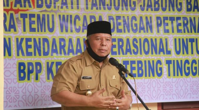 Bupati Safrial Serahkan Bantuan Kendaraan Operasional Inseminasi Buatan