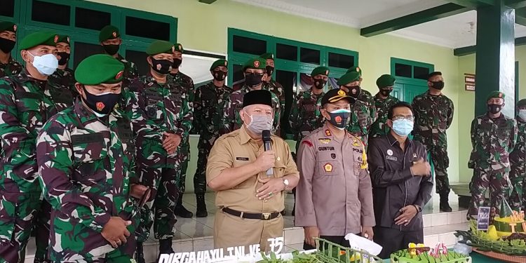 HUT TNI Ke-75, Bupati Safrial Harap TNI Semakin Profesional Dalam Menjaga Kedaulatan NKRI