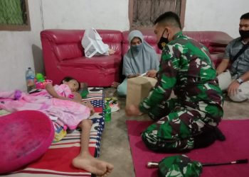 Dandim 0420/Sarko Jenguk Kholis Bocah Penyandang Kanker Tulang Ganas