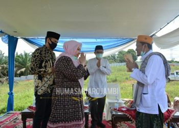 Bupati Muaro Jambi Hadiri Peletakan Batu Pertama Ponpes Darul Arifin