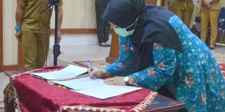 Masnah Busro Kukuhkan Forum Kab/Kota Sehat Muaro Jambi