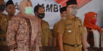 Masnah Busro Lantik BPD Terpilih se Sungai Gelam