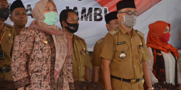 Masnah Busro Lantik BPD Terpilih se Sungai Gelam