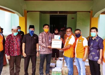Sekda Muaro Jambi Terima Bantuan Dari DPD REI Berupa APD Bagi Sejumlah Tenaga Medis diRSUD Ahmad Ripin