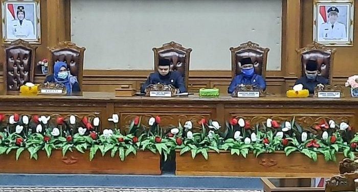 Bupati Masnah Sampaikan KUA PPAS 2021