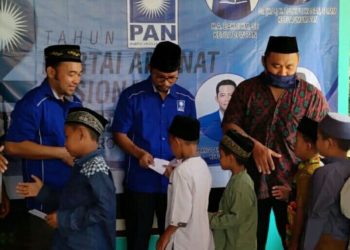Fraksi PAN DPRD Muarojambi Santuni Anak Panti Asuhan Yayasan Insan Madani