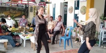 Kunjung Ke Warung Kopi Wo Adi Pematang Sulur, Syafril Nursal Disambut Kaum Milinial