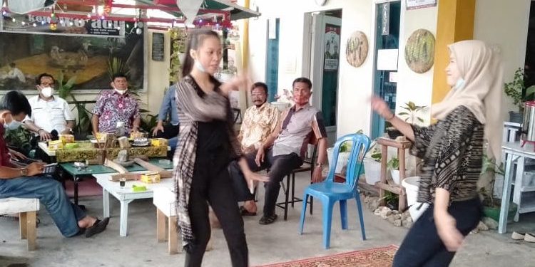 Kunjung Ke Warung Kopi Wo Adi Pematang Sulur, Syafril Nursal Disambut Kaum Milinial