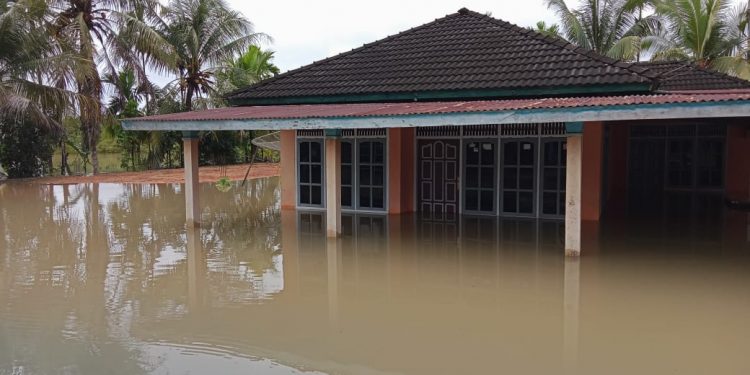 Diguyur Hujan Lebat, Beberapa Desa Di Wilayah Kabupaten Merangin Terendam Banjir