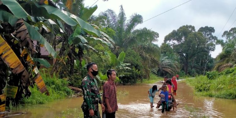 Hujan Terus Mengguyur, Wilayah Pamenang Terendam Banjir
